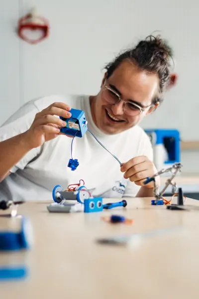 HP Otto Roboter Starter Kreativ-Kit (3D-Plastikteile nicht enthalten - zum Selbstdrucken) – Ansicht 6